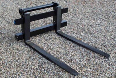 Palečių šakės Manitou 2500 kg.