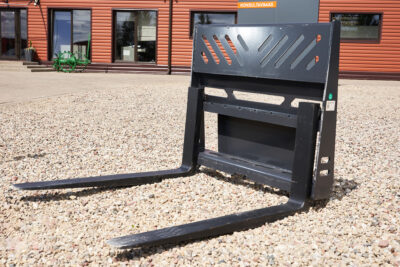 Palečių šakės AVANT 1500 kg.