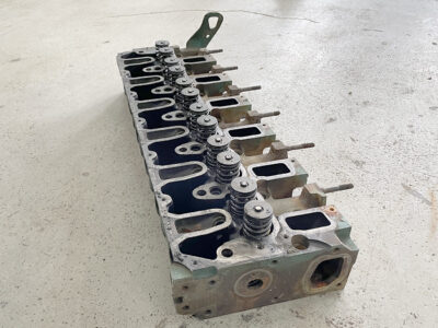 Volvo D6DEJE2 variklio cilindrų galva