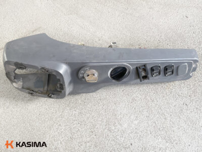 Komatsu PW160 parempoolne paneel koos lülititega