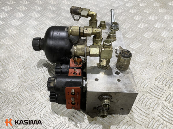Atlas 1604 hydraulic valve
