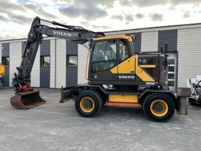 Колесный экскаватор Volvo EWR150E