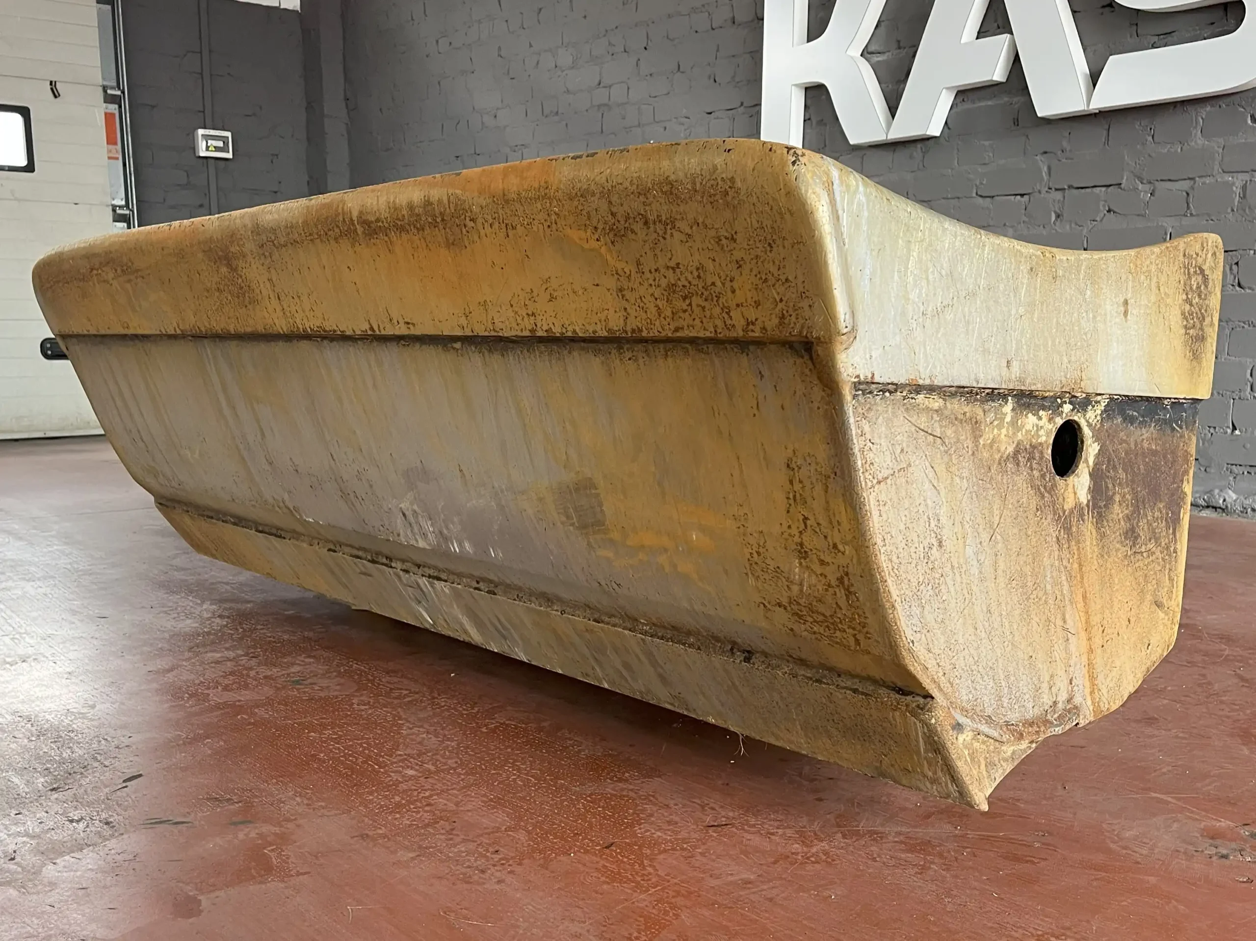 Komatsu vartomas planiravimo kaušas (2000mm) - Image 10