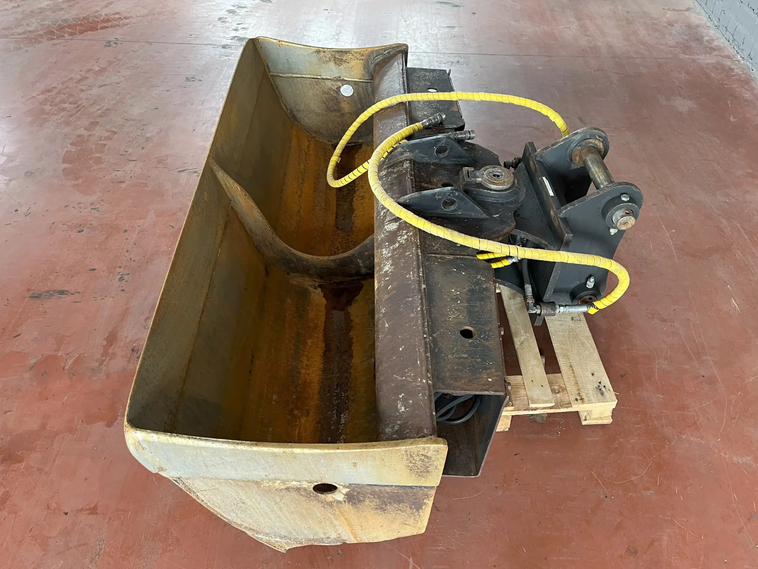 Komatsu vartomas planiravimo kaušas (2000mm) - Image 4