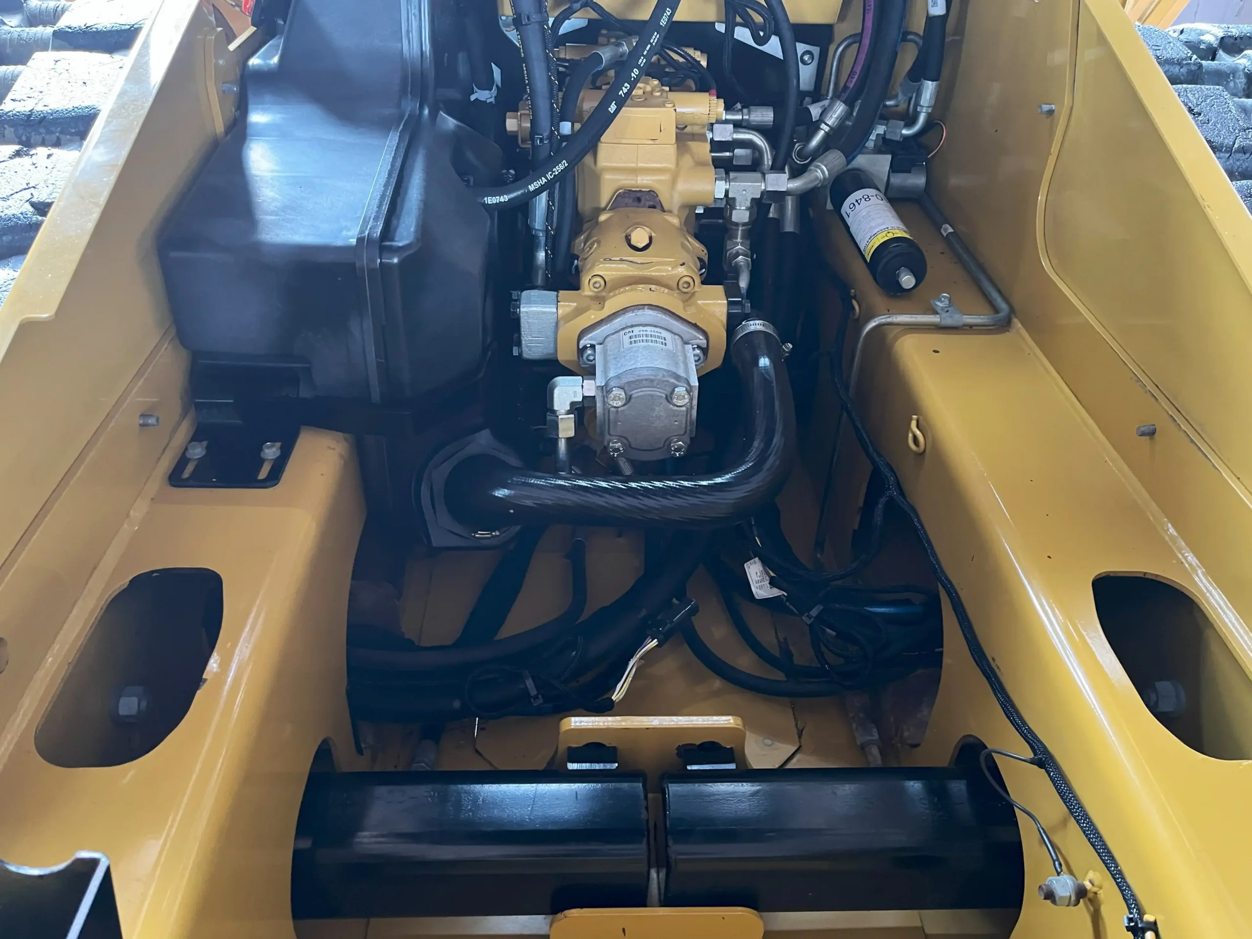 CAT 259D - Image 18