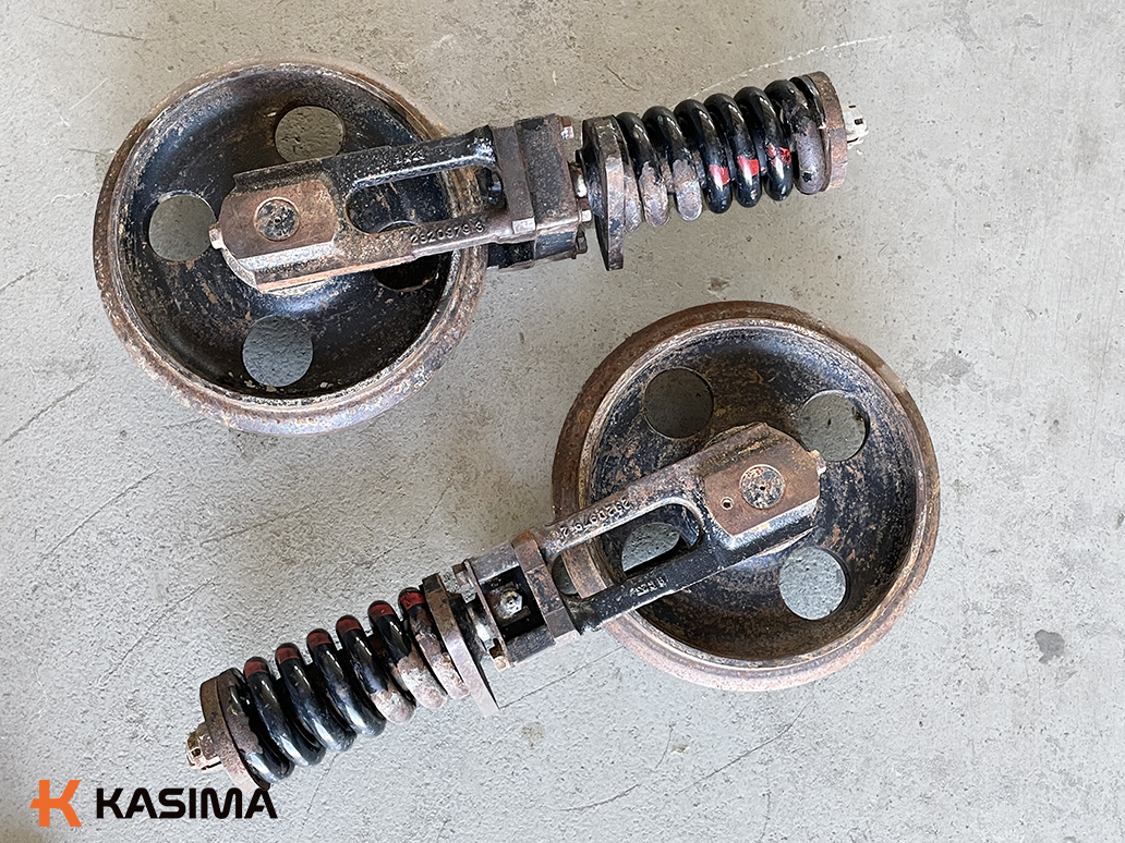 CAT 303E priekinis įtempėjas