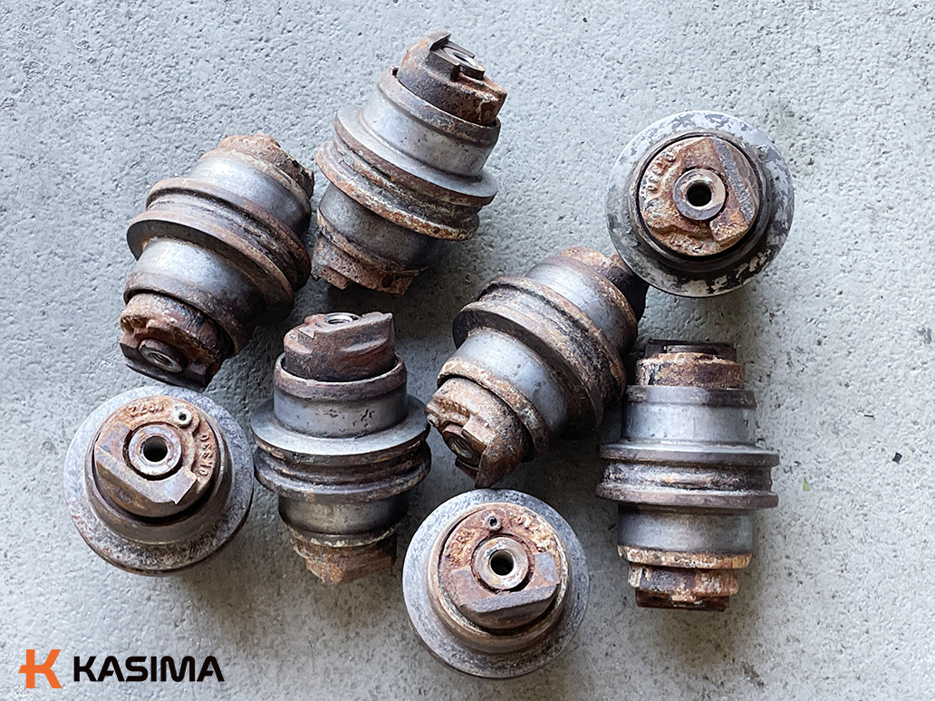 CAT 303E apatiniai ritinėliai